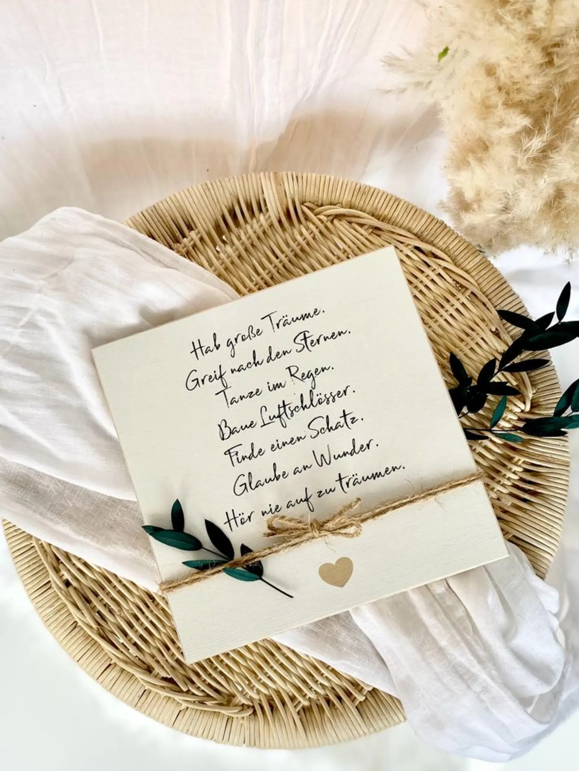 Besonderes Geschenk aus Holz | Wandbild mit Spruch "Hab große Träume“ | Zum Dekorieren u. verschenken | Besondere Geschenkidee zum Geburtstag, zur Konfirmation, zur Prüfung, zum Abitur uvm. | Holzbild mit wundervollen Wünschen