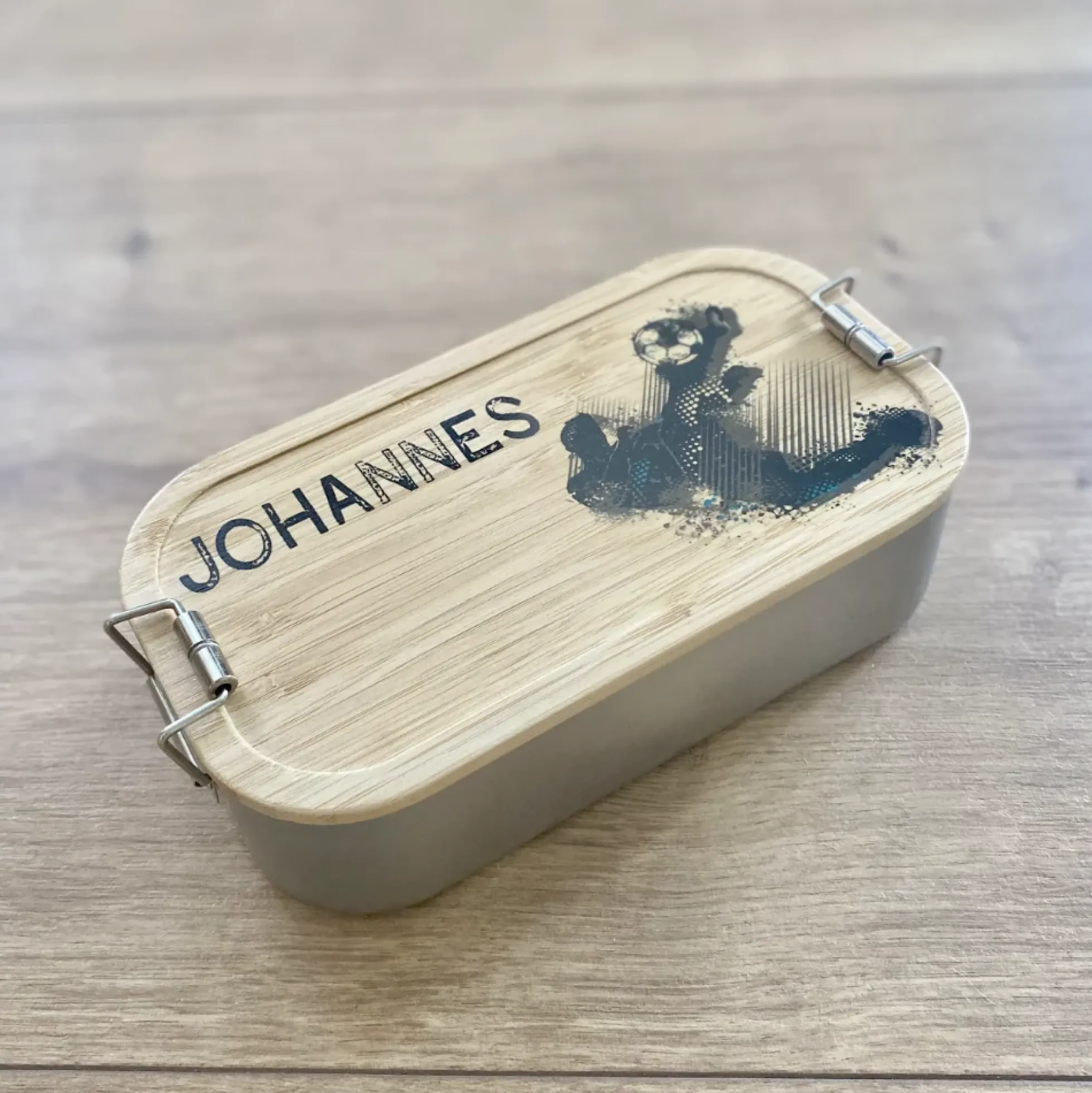 Brotdose "Fußball" mit Bambusdeckel und Namen für Ihn, Sie, Männer, Jungen, Mädchen, Frauen | Lunchbox mit Fußballspieler | Personalisierte Geschenkidee fürs Hobby