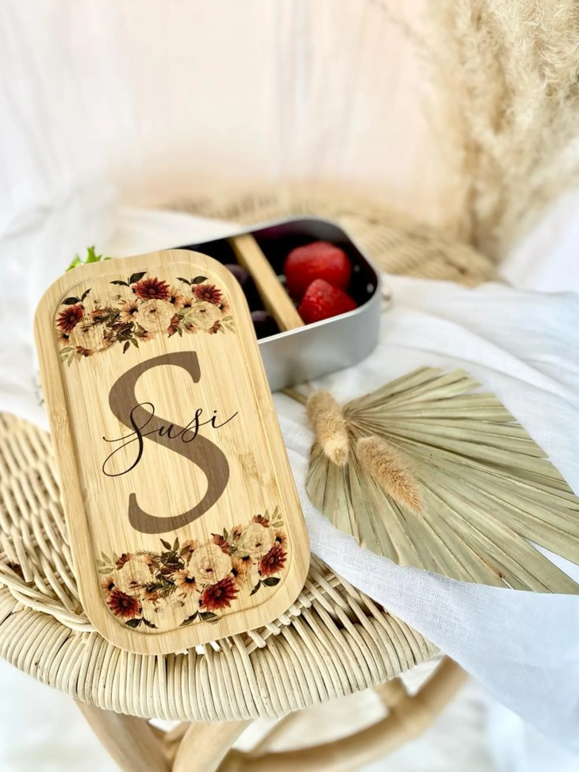Brotdose "Monogram" mit Bambusdeckel und Namen für Frauen | Boho Lunchbox mit Buchstaben u. Namen | Personalisierte Geschenkidee fürs Büro, Freizeit, Reisen