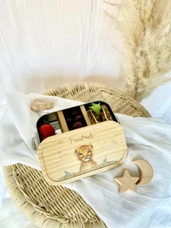 Frühstücksbox Löwe mit Namen für Mädchen und Jungen | Kinder Lunchbox mit Tiermotiv | Brotdose für Kindergarten und Schule | Personalisiertes Kindergeschenk