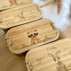 Frühstücksbox Löwe mit Namen für Mädchen und Jungen | Kinder Lunchbox mit Tiermotiv | Brotdose für Kindergarten und Schule | Personalisiertes Kindergeschenk