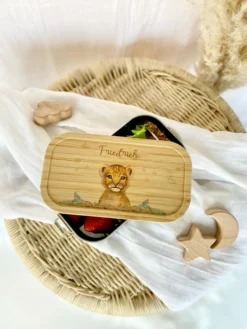 Frühstücksbox Löwe mit Namen für Mädchen und Jungen | Kinder Lunchbox mit Tiermotiv | Brotdose für Kindergarten und Schule | Personalisiertes Kindergeschenk