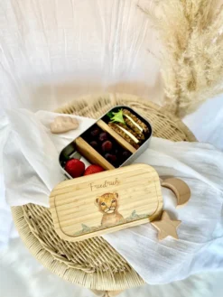 Frühstücksbox Löwe mit Namen für Mädchen und Jungen | Kinder Lunchbox mit Tiermotiv | Brotdose für Kindergarten und Schule | Personalisiertes Kindergeschenk