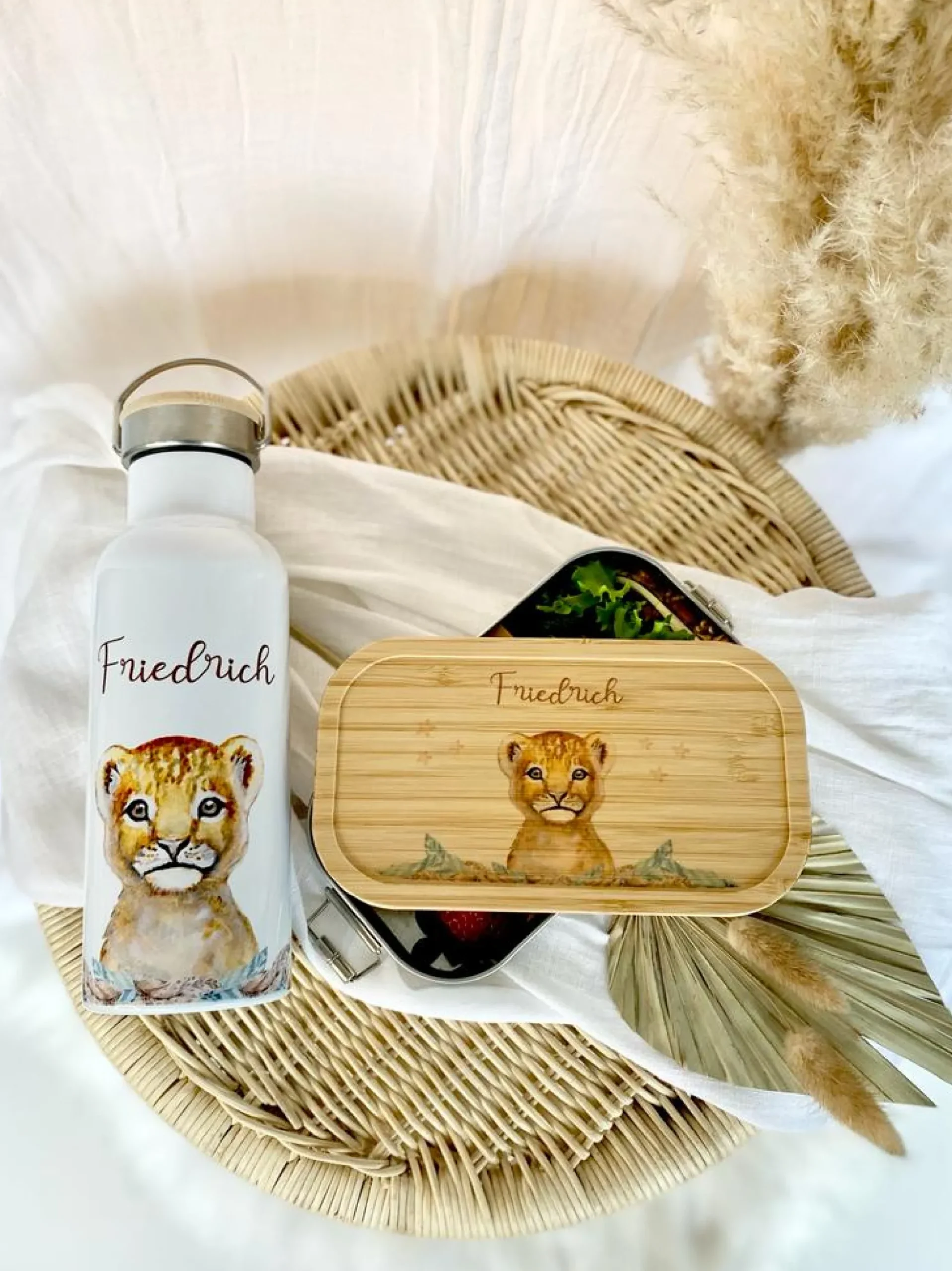 Frühstücksbox Löwe mit Namen für Mädchen und Jungen | Kinder Lunchbox mit Tiermotiv | Brotdose für Kindergarten und Schule | Personalisiertes Kindergeschenk
