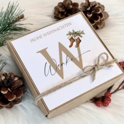 Geschenkschachtel Weihnachtsschleife Geschenkidee an Weihnachten I Geschenk Box mit Namen Personalisiert I Weihnachtsgeschenk Karte I 3 Varianten