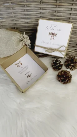 Geschenkschachtel Weihnachtsschleife Geschenkidee an Weihnachten I Geschenk Box mit Namen Personalisiert I Weihnachtsgeschenk Karte I 3 Varianten