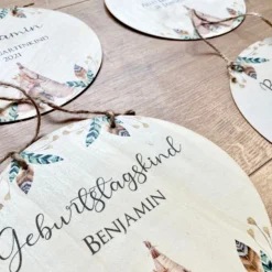 Handgefertigtes u. personalisiertes Holzschild zum Geburtstag | Originelle Geburtstagsdekoration für Kinder | Schönes Geschenk zum Kindergeburtstag | 2 Motivvarianten zur Auswahl