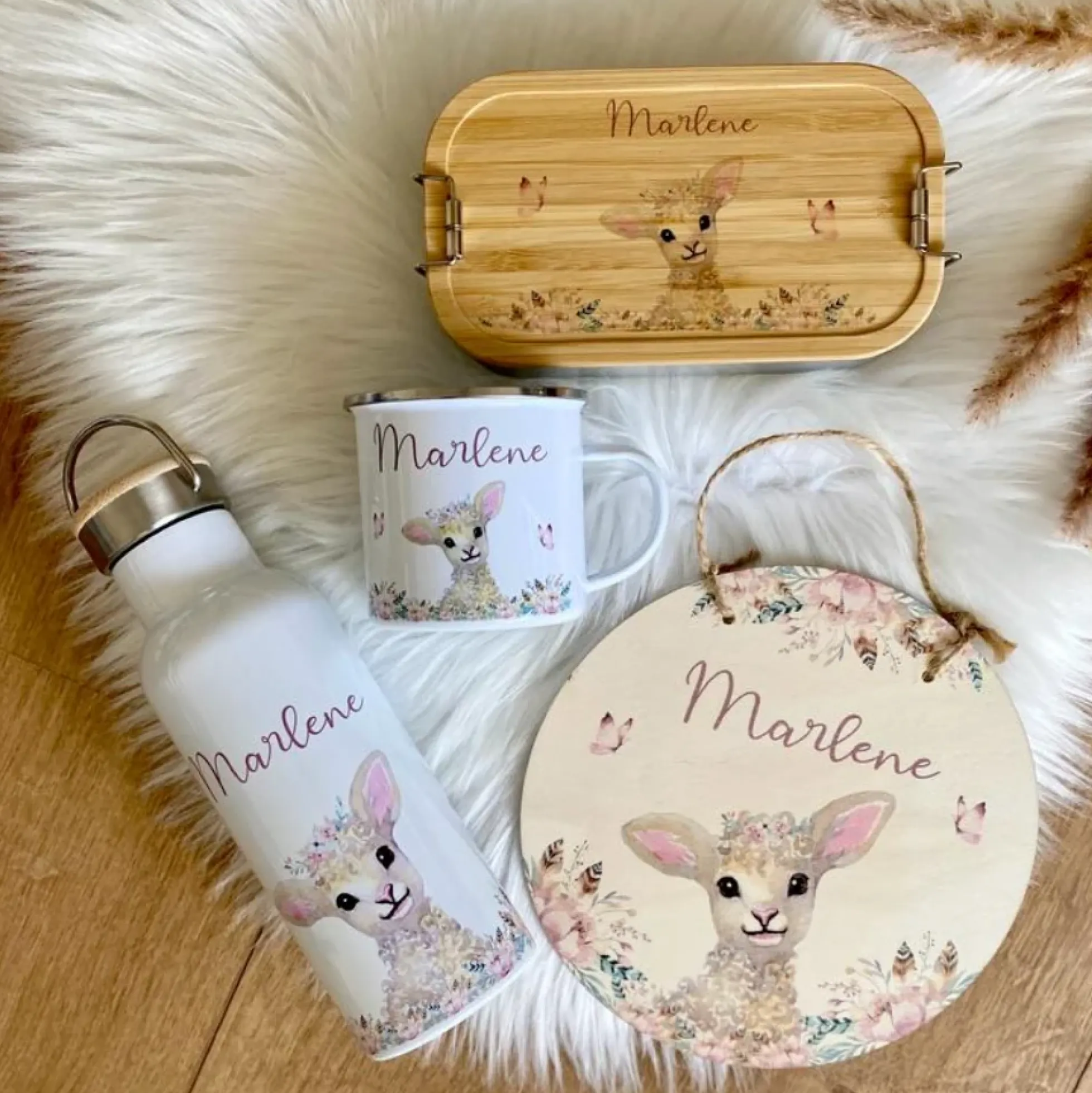 Kindertasse Schaf mit Namen des Kindes | Trinkbecher aus Emaille für Mädchen u. Jungen I Personalisierte Tasse als tolles Geschenk | 4 Motivvarianten zur Auswahl