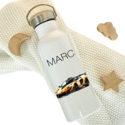 Kinder Trinkflasche "Auto" für Kinder mit Namen personalisiert | Thermosflasche Rennauto aus Edelstahl mit Bambusdeckel für Jungen & Teenager | 500ml