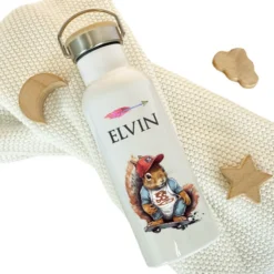 Kinder Trinkflasche "Eichhörnchen Skater" personalisiert für Jungen / Teenager mit Namen | Edelstahl Thermosflasche Tiermotiv mit Bambusdeckel | Kita Schule 500ml