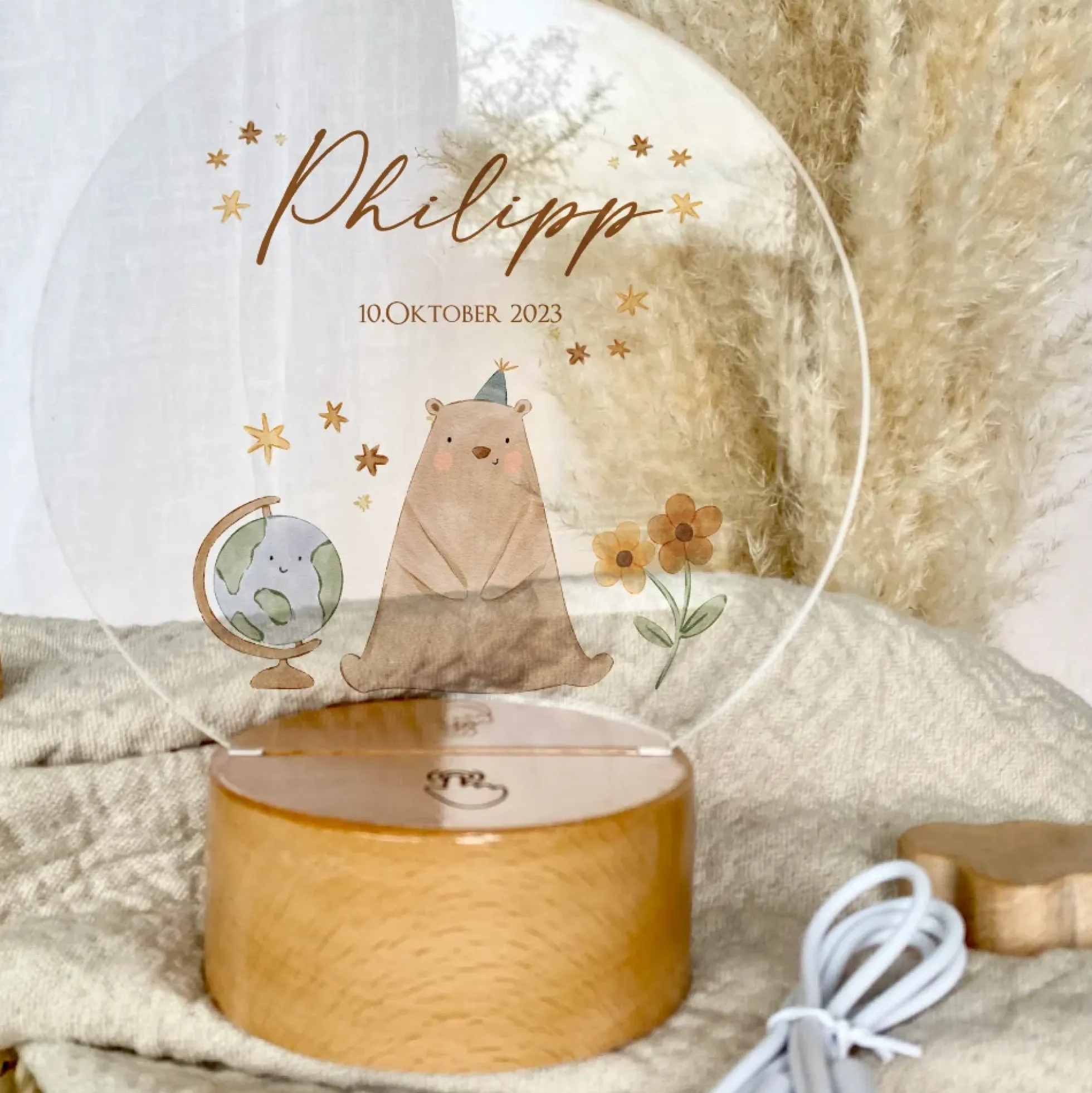 LED Lampe mit Namen des Kindes | Personalisierte Baby Nachttischlampe in Rund aus Holz und Acryl I Geschenk zur Geburt & Taufe Mädchen & Jungen
