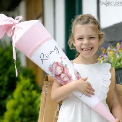 Meerjungfrau Schultüte für Mädchen rosa Zuckertüte mit Namen Einschulungstüte Einschulung Datum Füllkissen 70 cm I Optional mit Füllkissen und Spitzenschutz