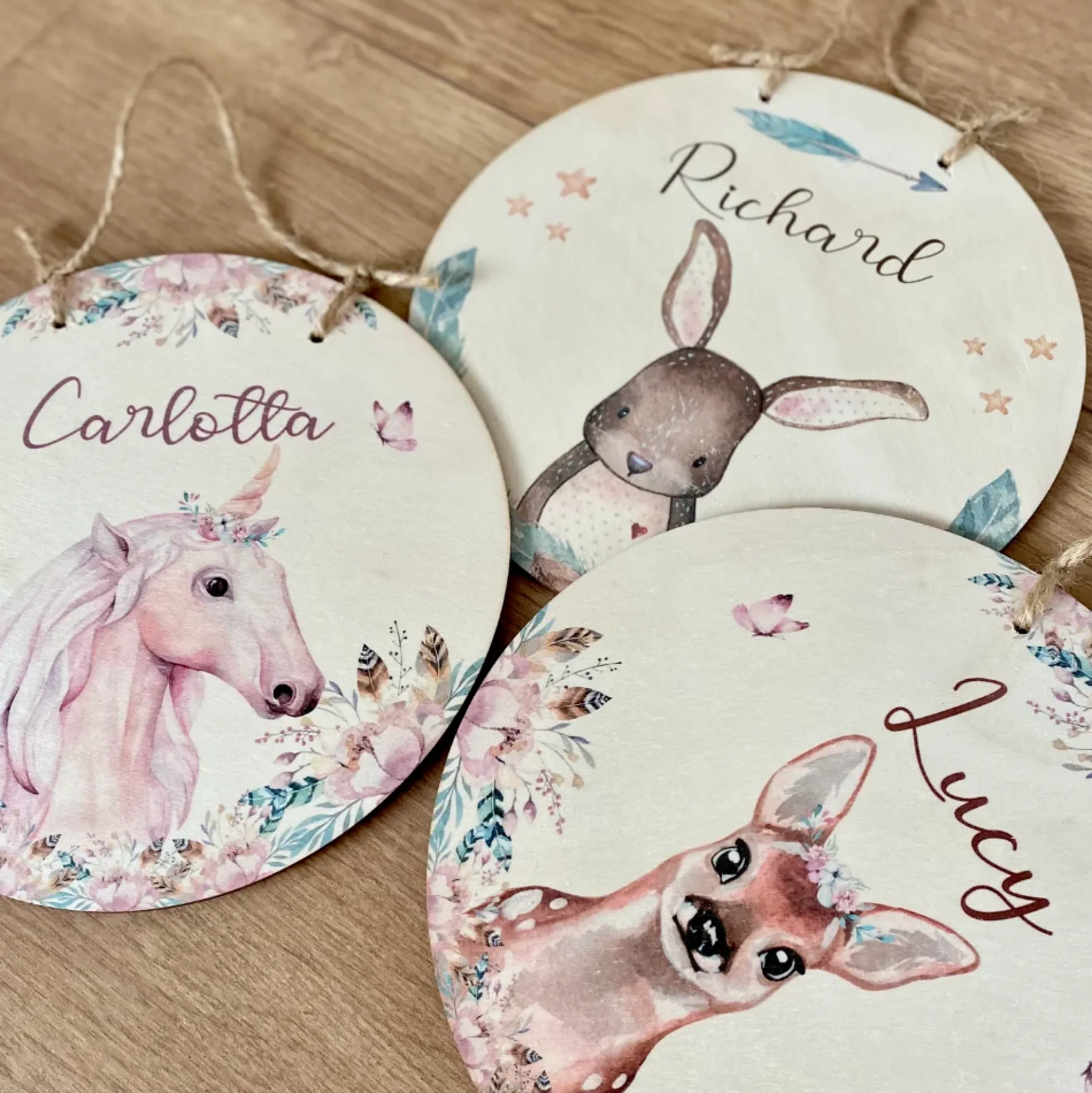 Namensschild "Waschbär" für das Kinderzimmer | Personalisiertes Türschild für Mädchen u. Jungen | 11 weitere Motivvarianten als Geschenk zur Auswahl