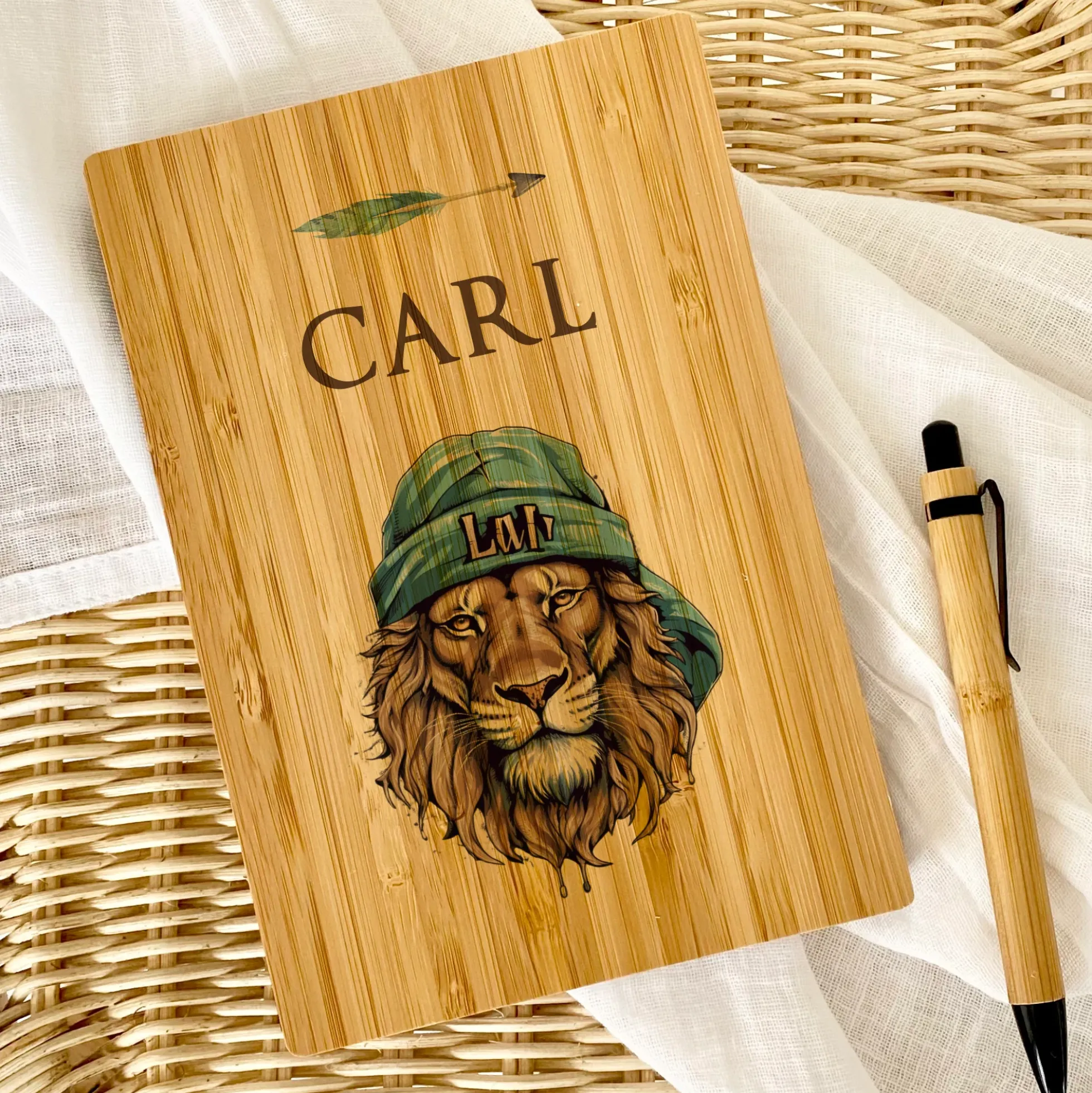 Notizbuch Fußballspieler mit Namen des Kindes | personalisiertes Tagebuch Schreibheft für Jungen als besonderes Geschenk Geburtstag | 7 Motivvarianten zur Auswahl