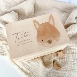 Personalisierte Erinnerungskiste für Babys, Holzbox mit Deckel, Namen u. Geburtsdaten | Motiv: Fuchs