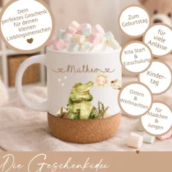 Personalisierte Kindertasse mit Namen – Keramiktasse mit Korkboden & Deckel | 14 Motive zur Auswahl