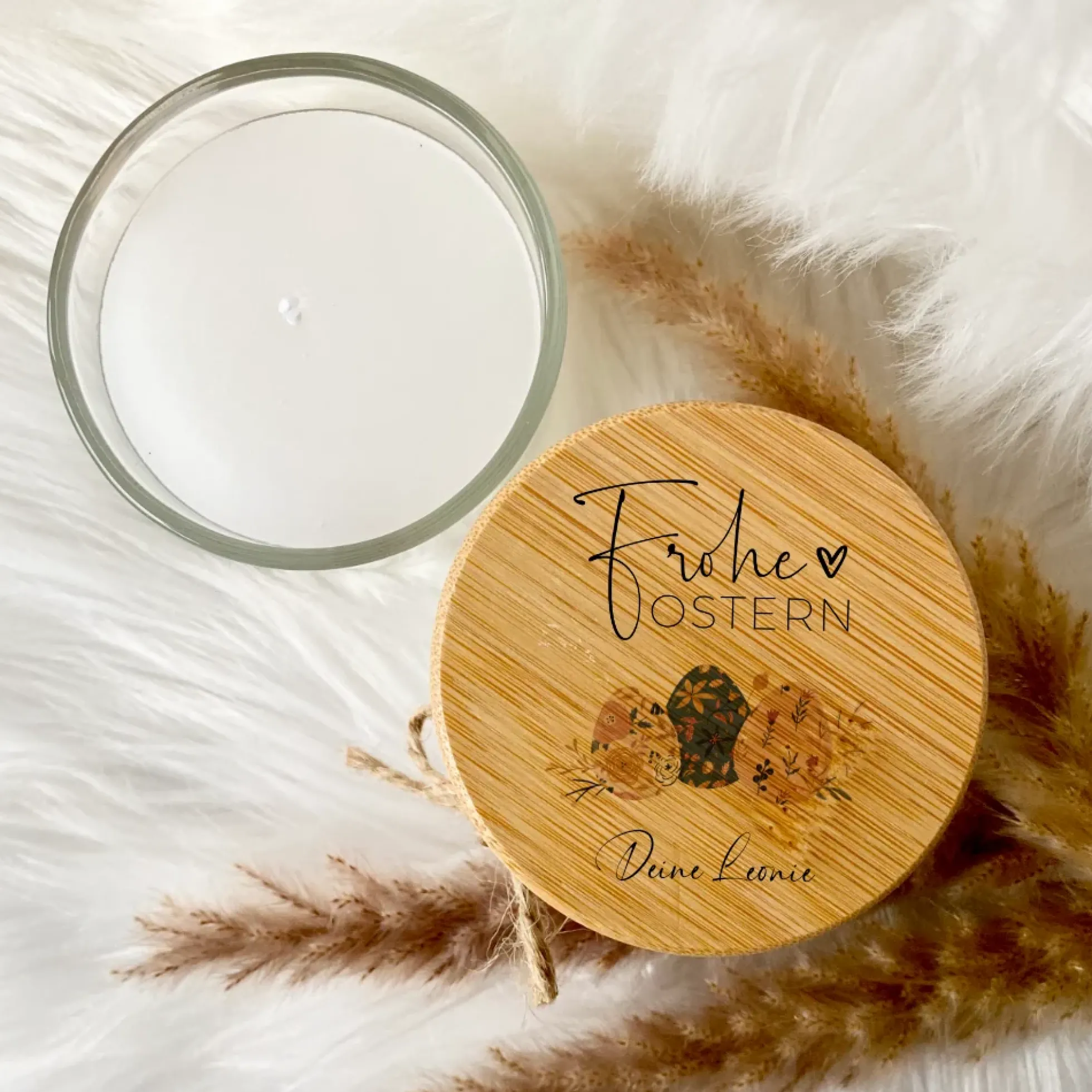 Personalisierte Oster - Duftkerze im Glas "Frohe Ostern" mit Namen als Ostergeschenk