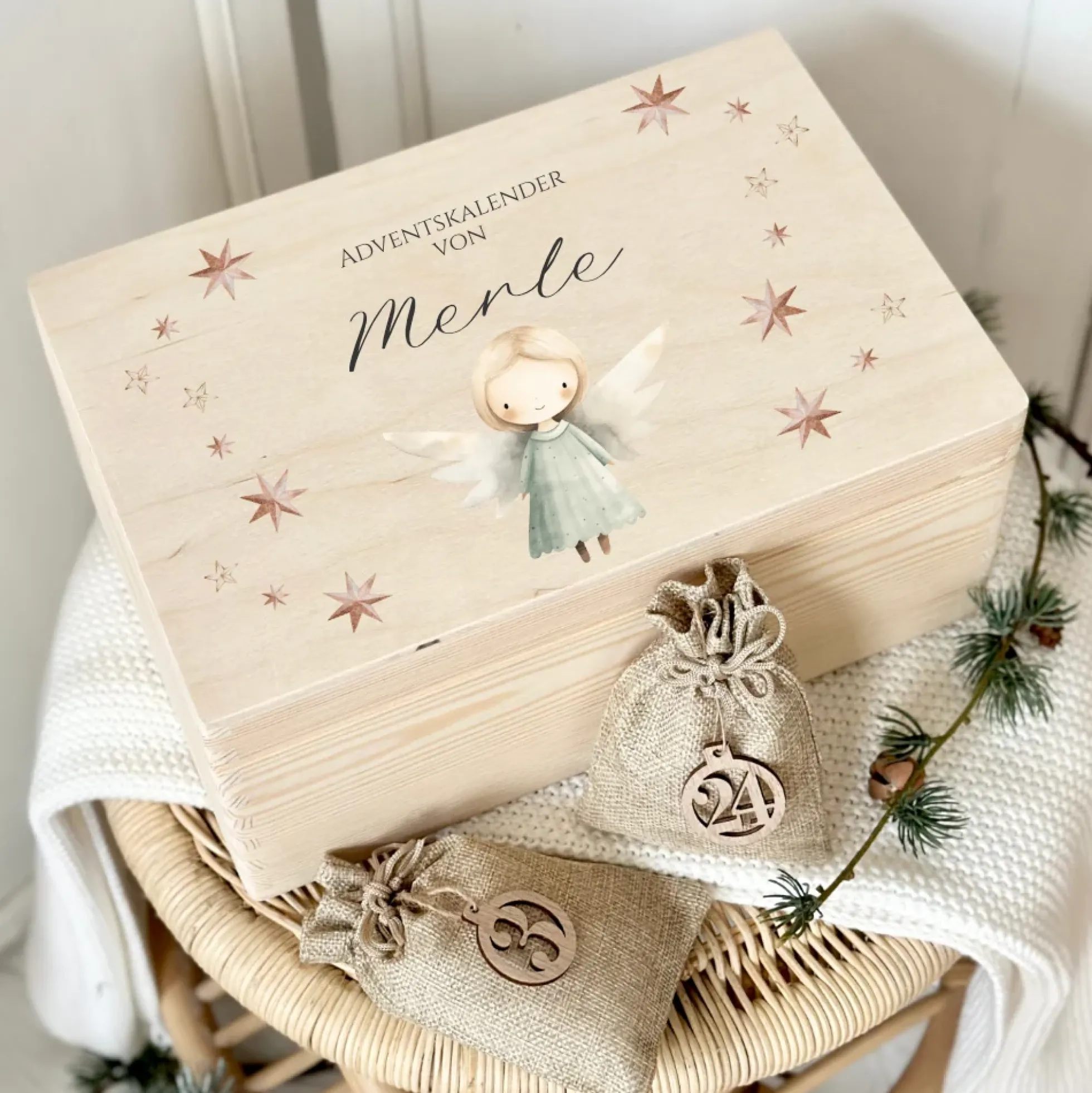 Personalisierter Adventskalender zum Befüllen, Adventskiste mit Tannenbaum und Engel zum Auswählen