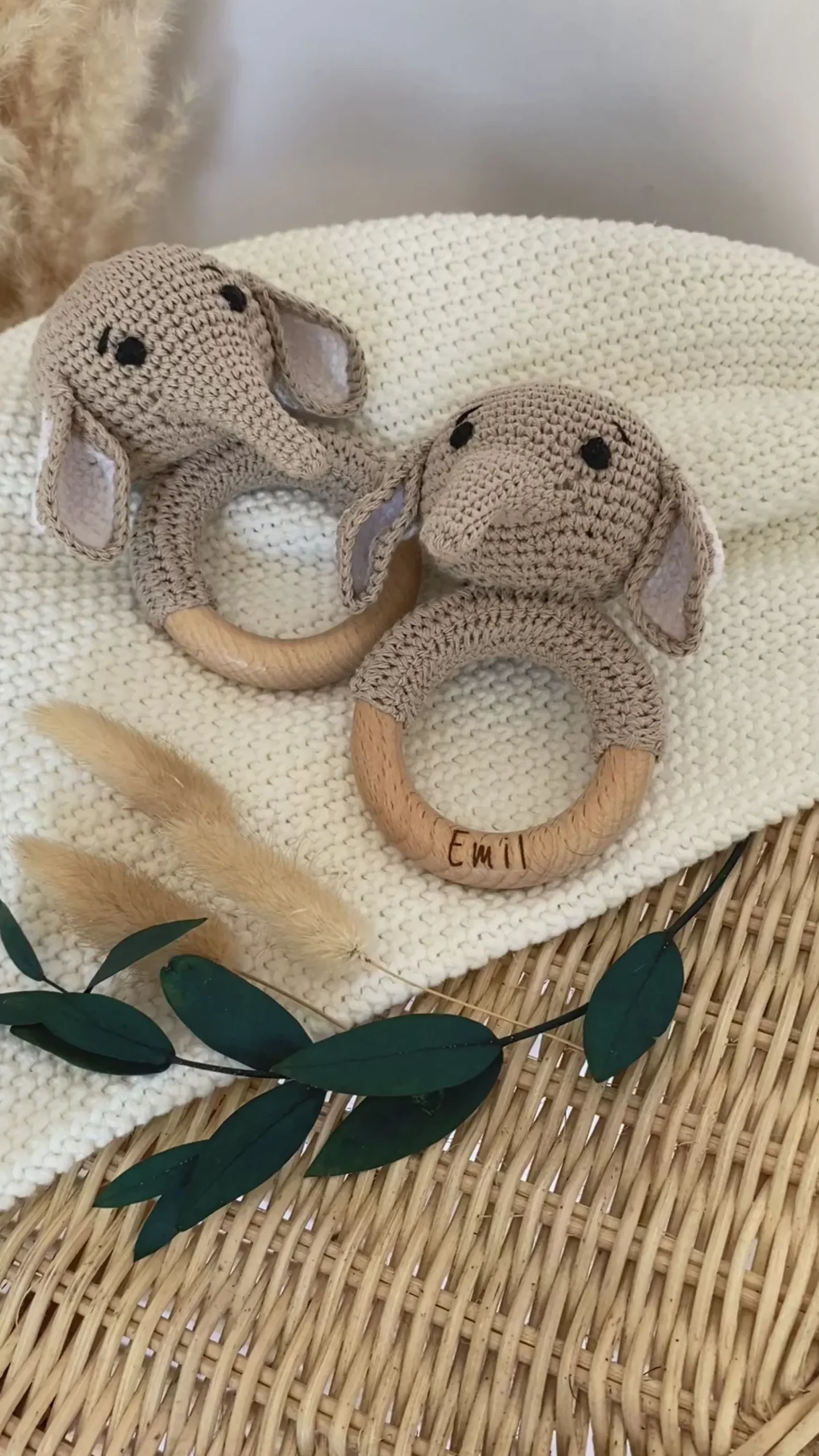 Personalisierte Rassel aus Baumwolle u. Holz für Babys, Greifring mit Namen für Neugeborene