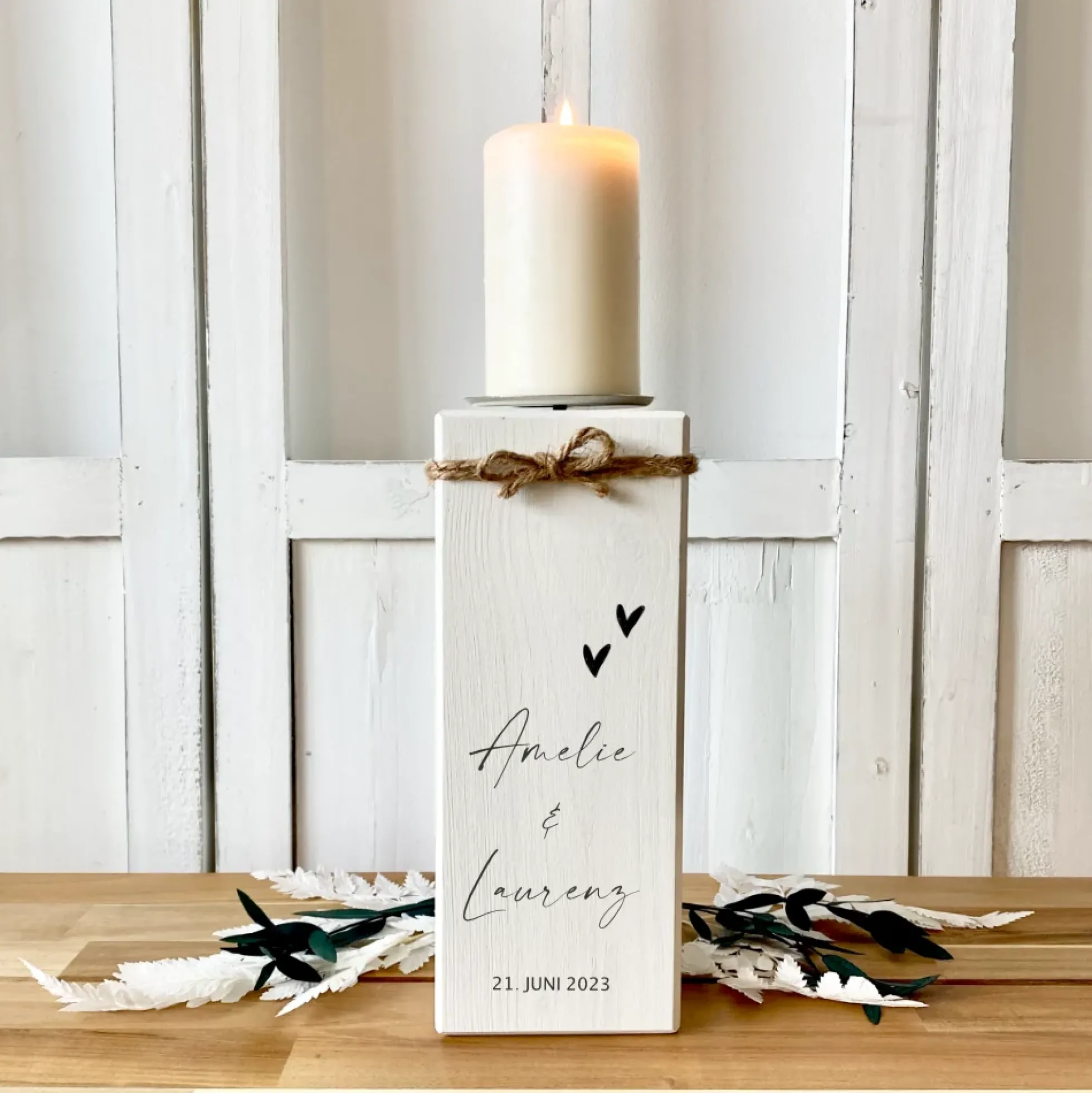 Personalisierter Holz Kerzenständer als Geschenkidee zur Hochzeit, Trauung, Vermählung, Hochzeitsgeschenk mit Namen u. Hochzeitsdatum