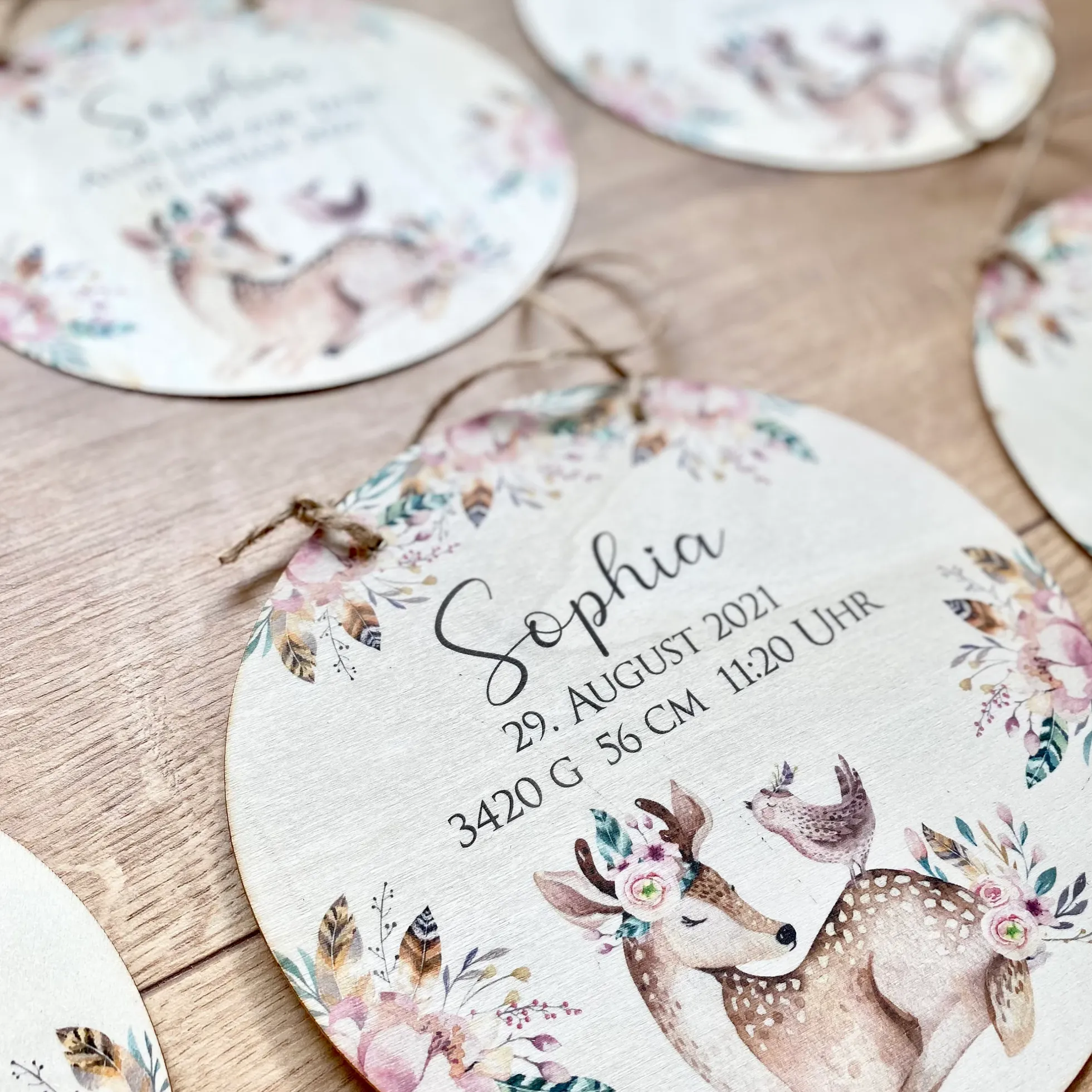 Personalisiertes Holzschild "Schulkind" mit Namen und Datum zur Einschulung | Originelles Einschulungsgeschenk und tolle Dekoration zum Schulstart | 2 Motivvarianten zur Auswahl