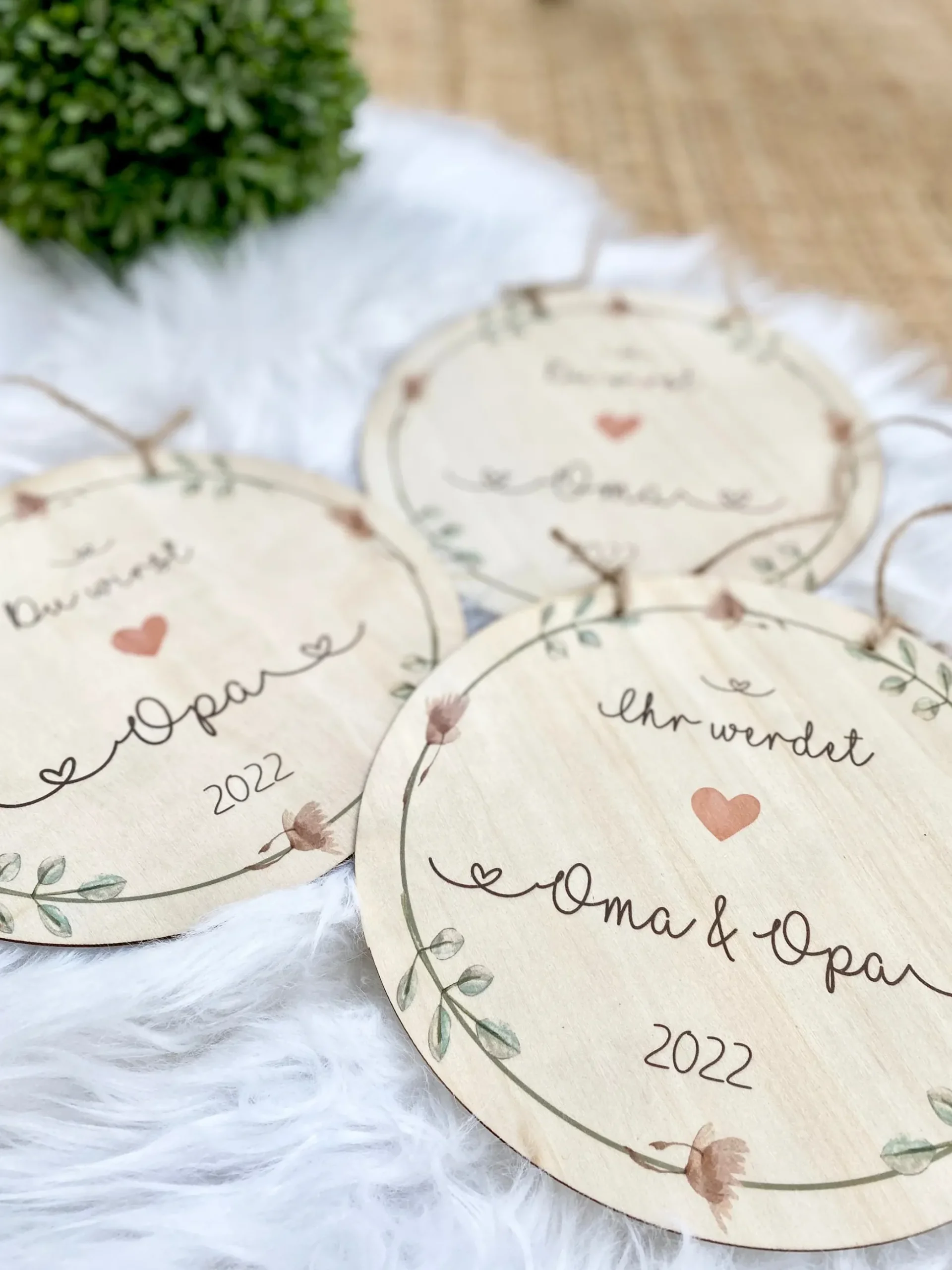 Personalisiertes Holzschild "Ihr werdet Oma & Opa" | Kreative Idee die Schwangerschaft zu verkünden | Originelles Geschenk für werdende Großeltern | 3 Motivvarianten zur Auswahl
