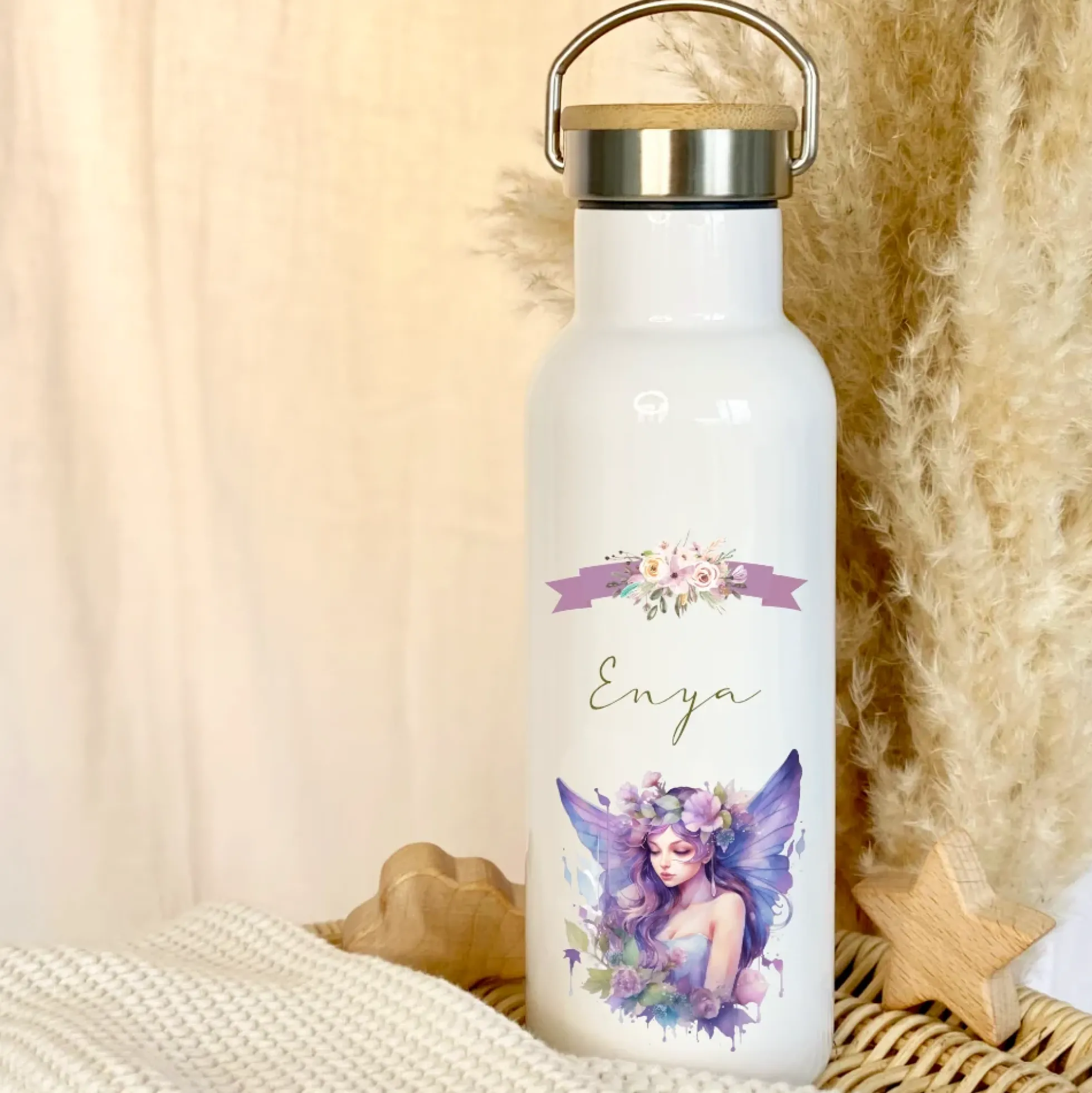 Personalisierte Trinkflasche "Fee" für Mädchen mit Namen | Thermosflasche aus Edelstahl mit Bambusdeckel für Kinder Teenager Schule Kita 500ml