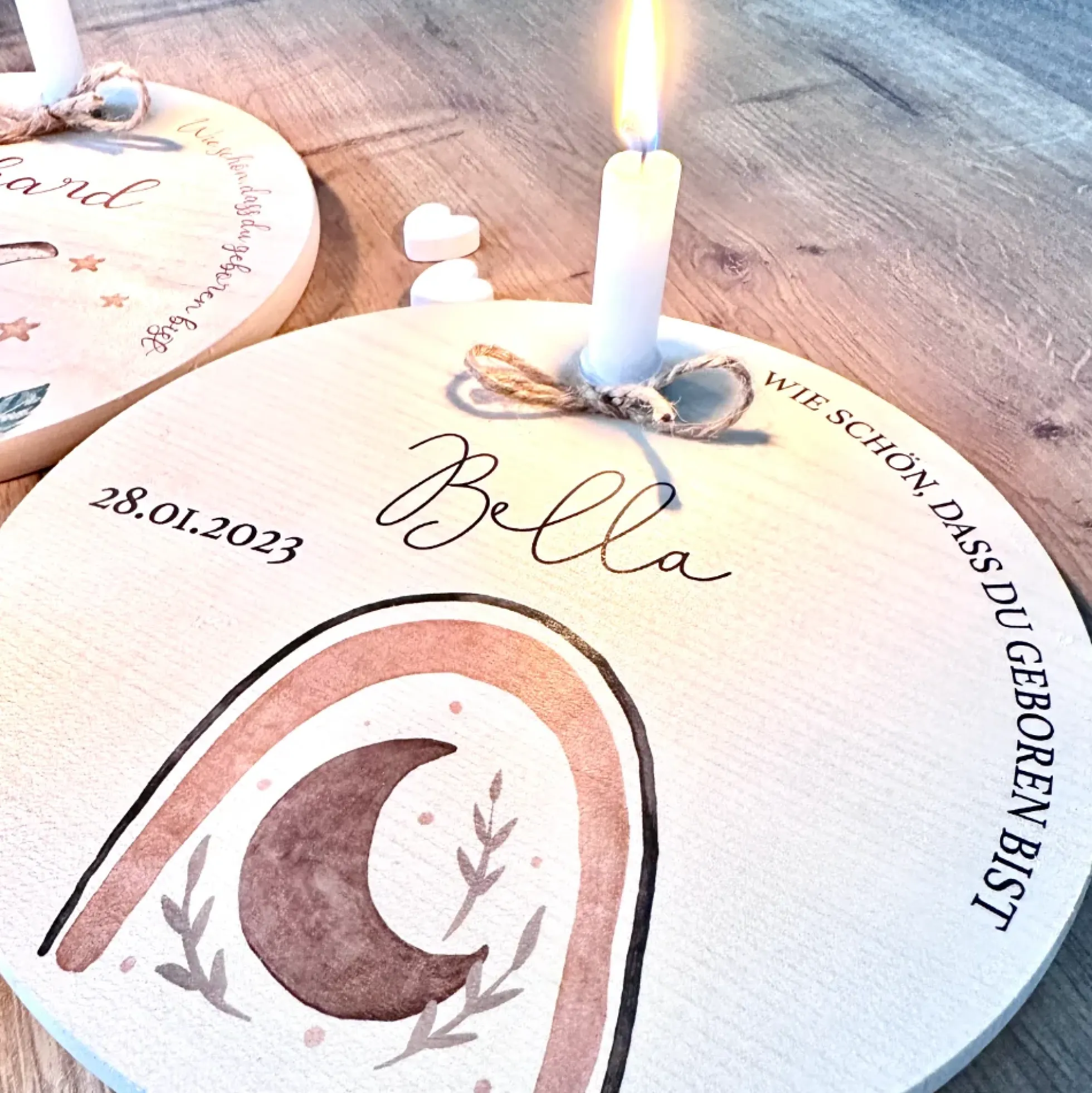 Regenbogen Geburtstagsteller für Kinder | Personalisierter Kerzenteller aus Holz für Mädchen und Jungen + Kerze | Geschenkidee zur Geburt, Taufe, Kindergeburtstag | weitere Motive zur Auswahl