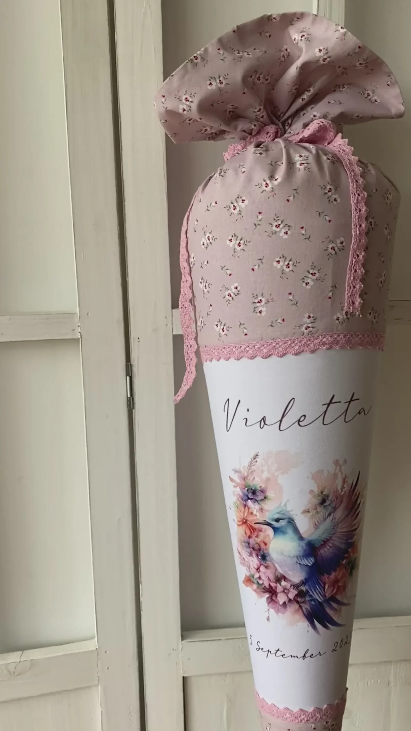 Rosa Stoff Schultüte Vogel Mädchen Name Personalisiert Blumen Boho Vintage Einschulungstüte Zuckertüte 70 cm | Optional mit Füllkissen und Spitzenschutz