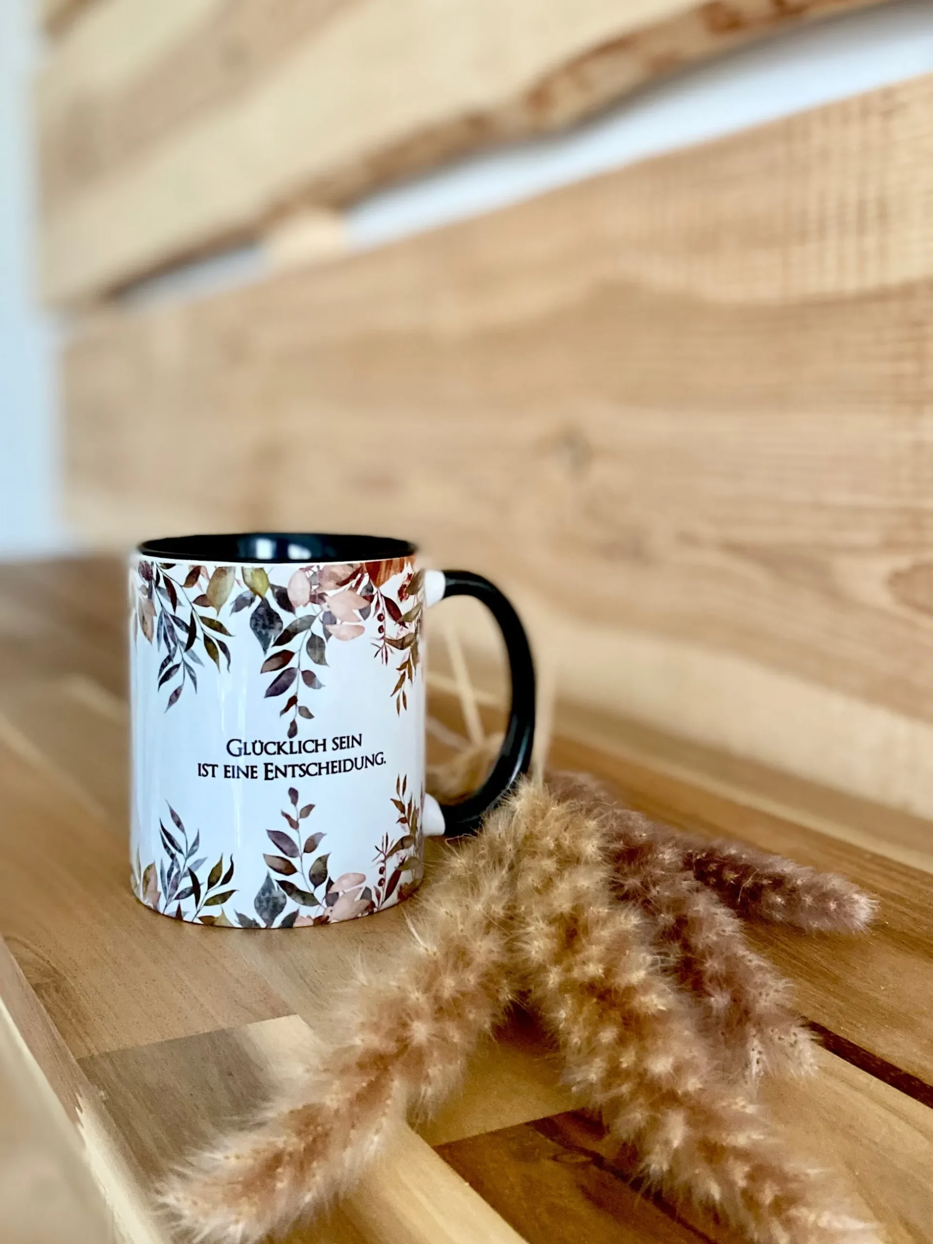 Tasse "Autumn" aus Keramik mit Herbstblüten, dem Namen und einem Spruch | Keramiktasse "Herbst"