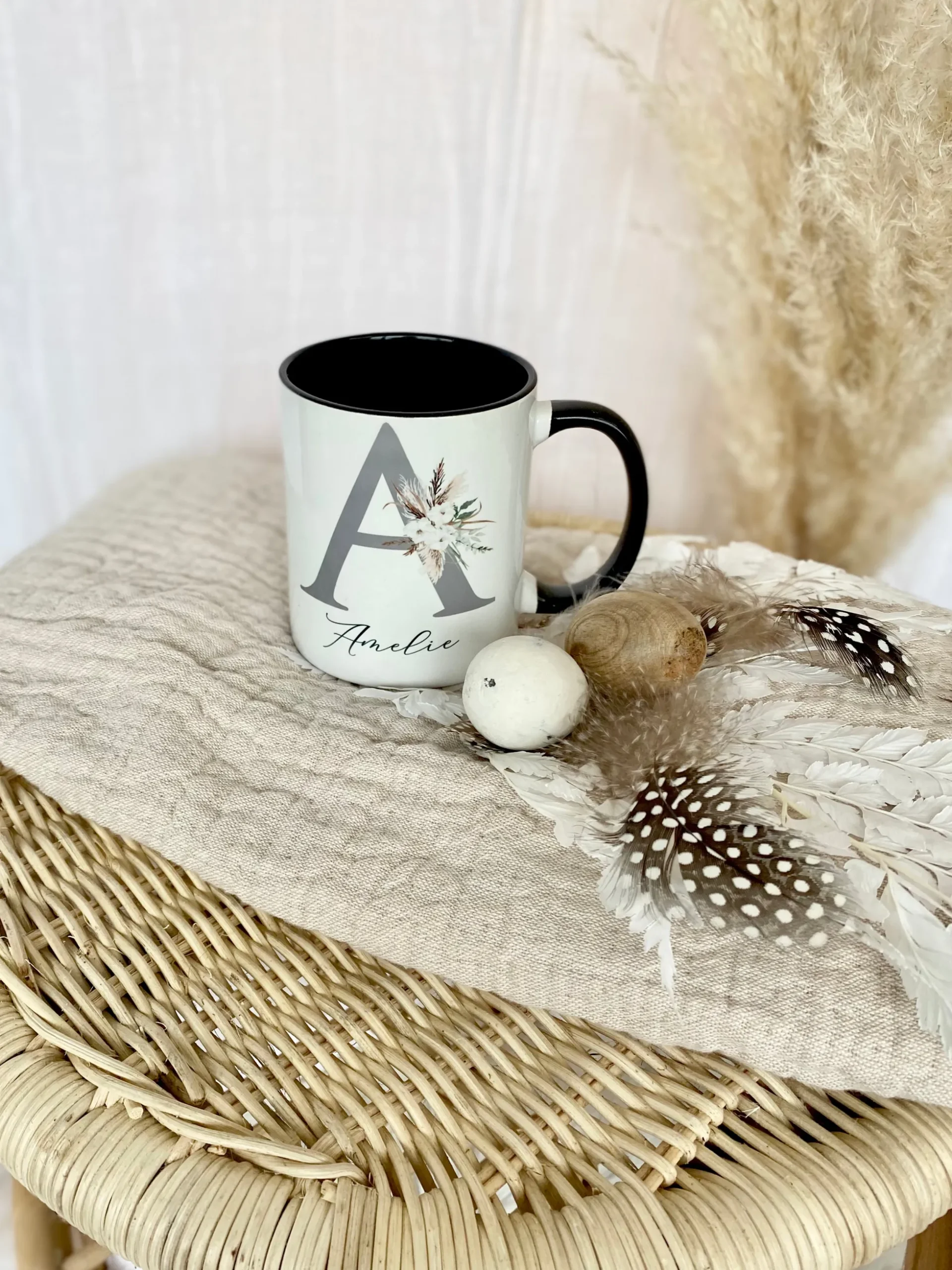 Tasse mit Buchstaben und Namen für Frauen | Keramiktasse mit floralem Motiv