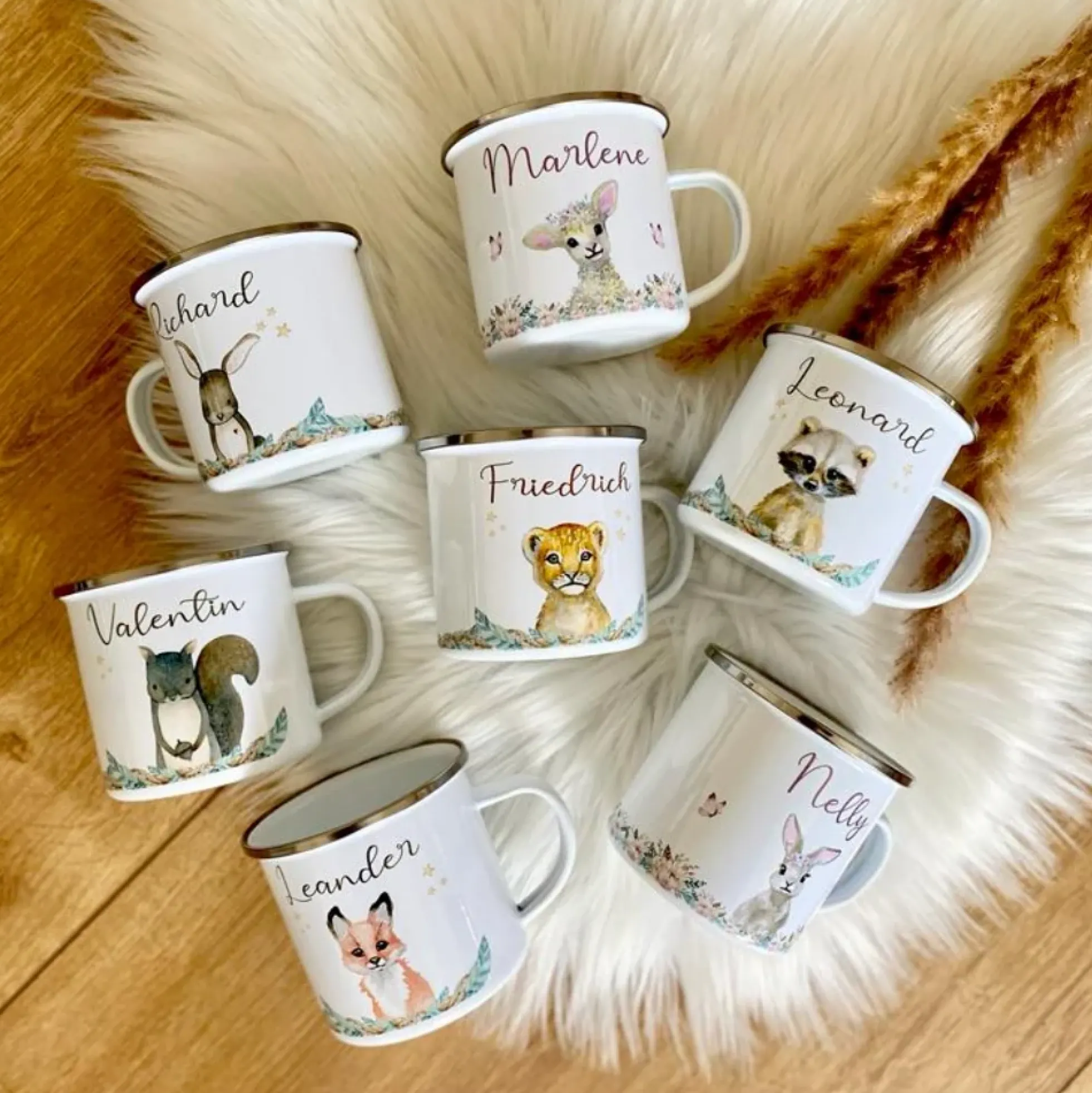 Tolle Kindertasse Hase mit Namen des Kindes | Emaille Trinkbecher für Mädchen u. Jungen I Personalisierte Tasse als besonderes Geschenk | 7 Motivvarianten zur Auswahl