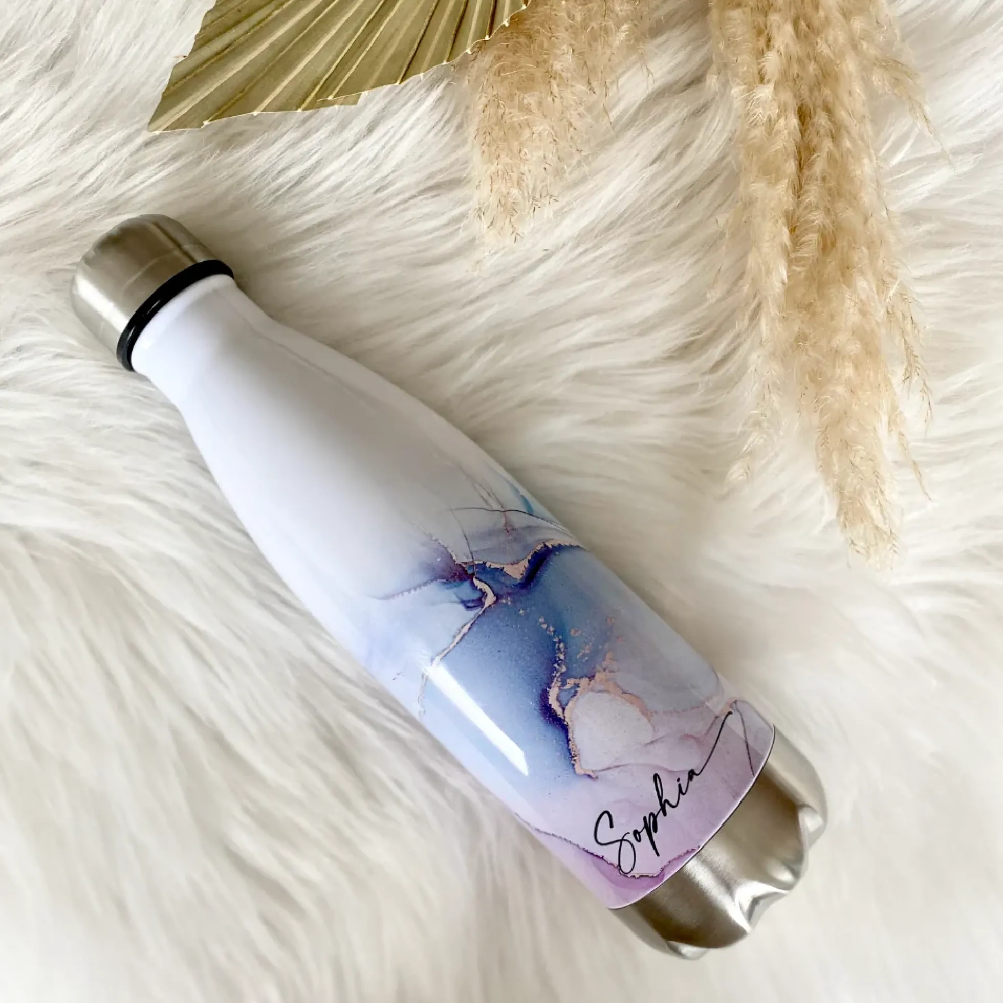 Trinkflasche aus Edelstahl in Marmor Optik mit dem Namen personalisiert | Größenvarianten: 500 ml u. 750 ml
