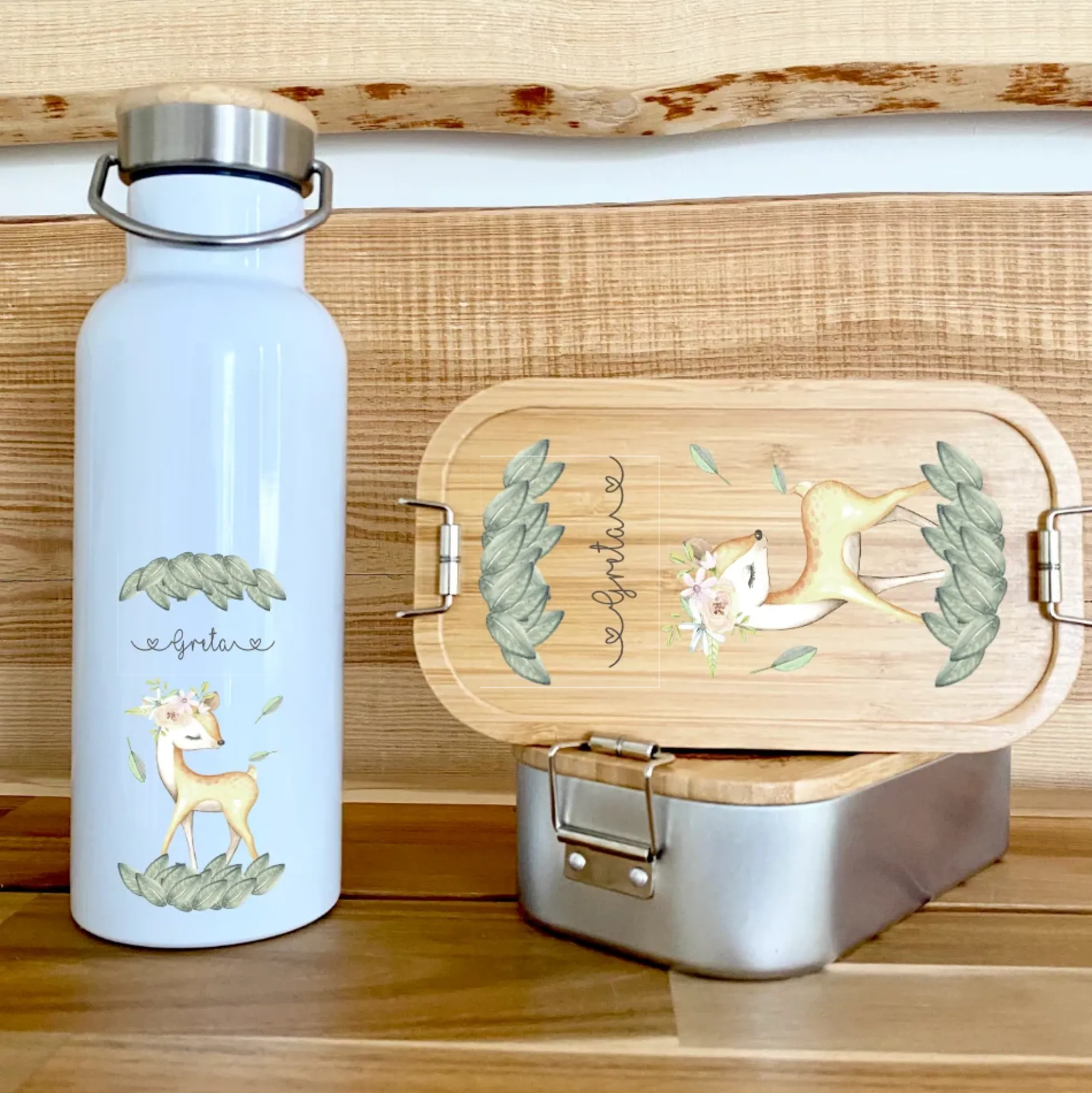 Trinkflasche mit mit Reh u. Namen für Kinder | Personalisiertes Geschenk für Mädchen | 500 ml Isolierflasche aus Edelstahl mit Bambusdeckel | Als Set verfügbar mit Brotdose
