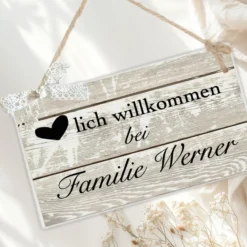 Türschild Familie personalisiertes Türschild "Herzlich Willkommen bei Familie" | Handgefertigtes Haustürschild aus Holz | 2 Größen zur Auswahl