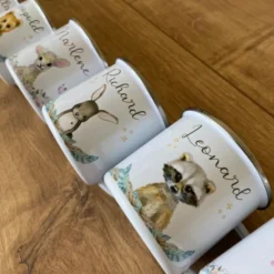 Zauberhafte Einhorn Tasse mit Namen des Kindes | Emaille Trinkbecher für Mädchen I Personalisierte Kindertasse als besonderes Geschenk | 7 Motivvarianten zur Auswahl